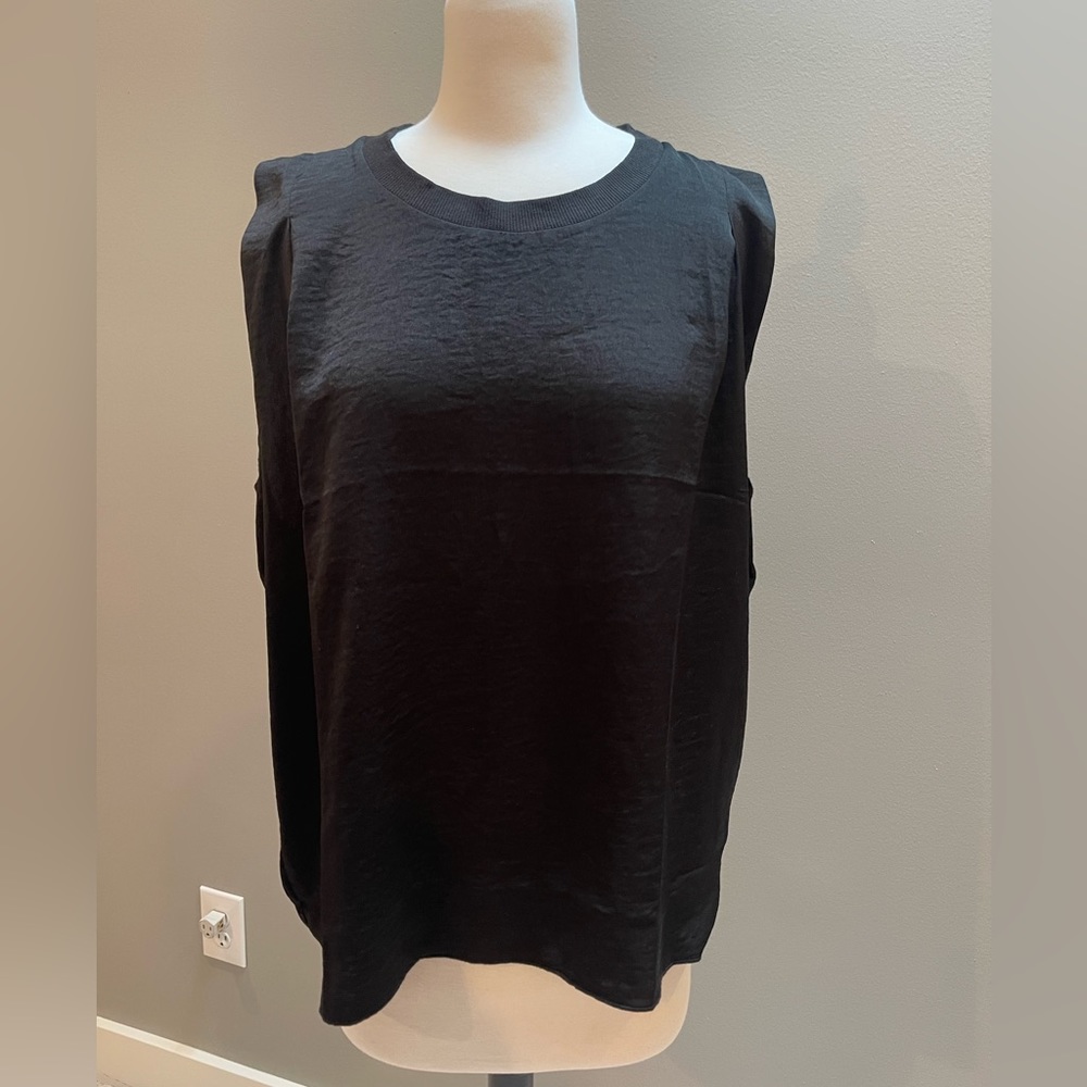 EUC Cabi sleeveless tank size L